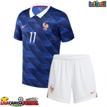 Camisa de Futebol França Michael Olise #11 Equipamento Principal Infantil Mundo 2026 Manga Curta (+ Calças curtas)